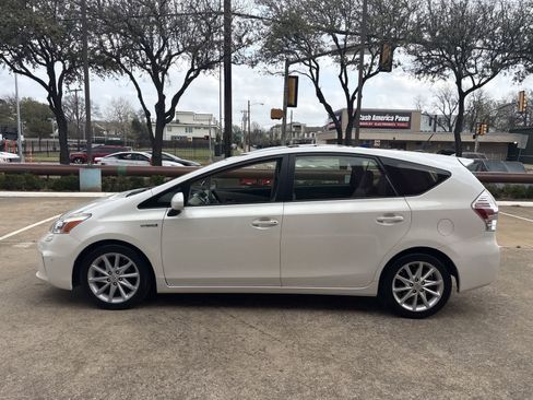 Used 2012 Toyota Prius V Five image 11
