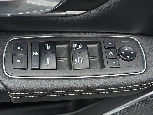 Used 2022 RAM 1500 Laramie image 30