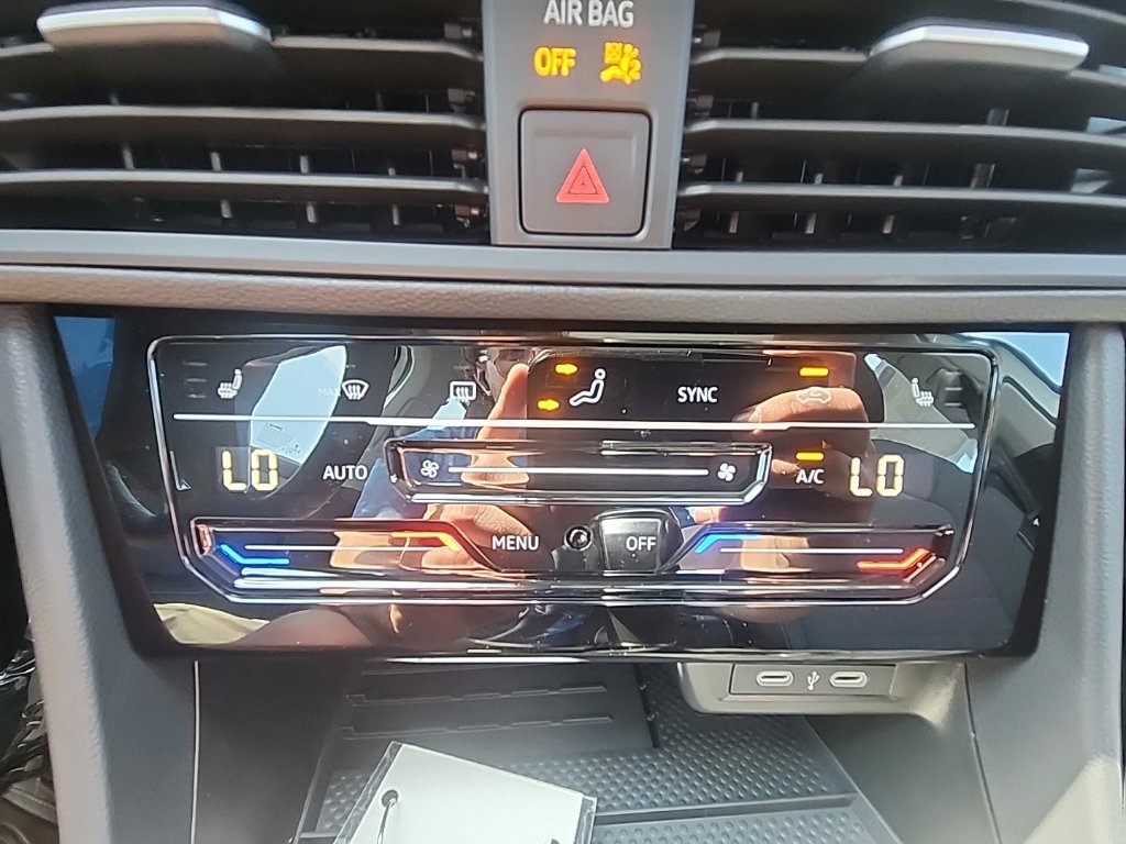 New 2026 Volkswagen Jetta SE FWD image 16
