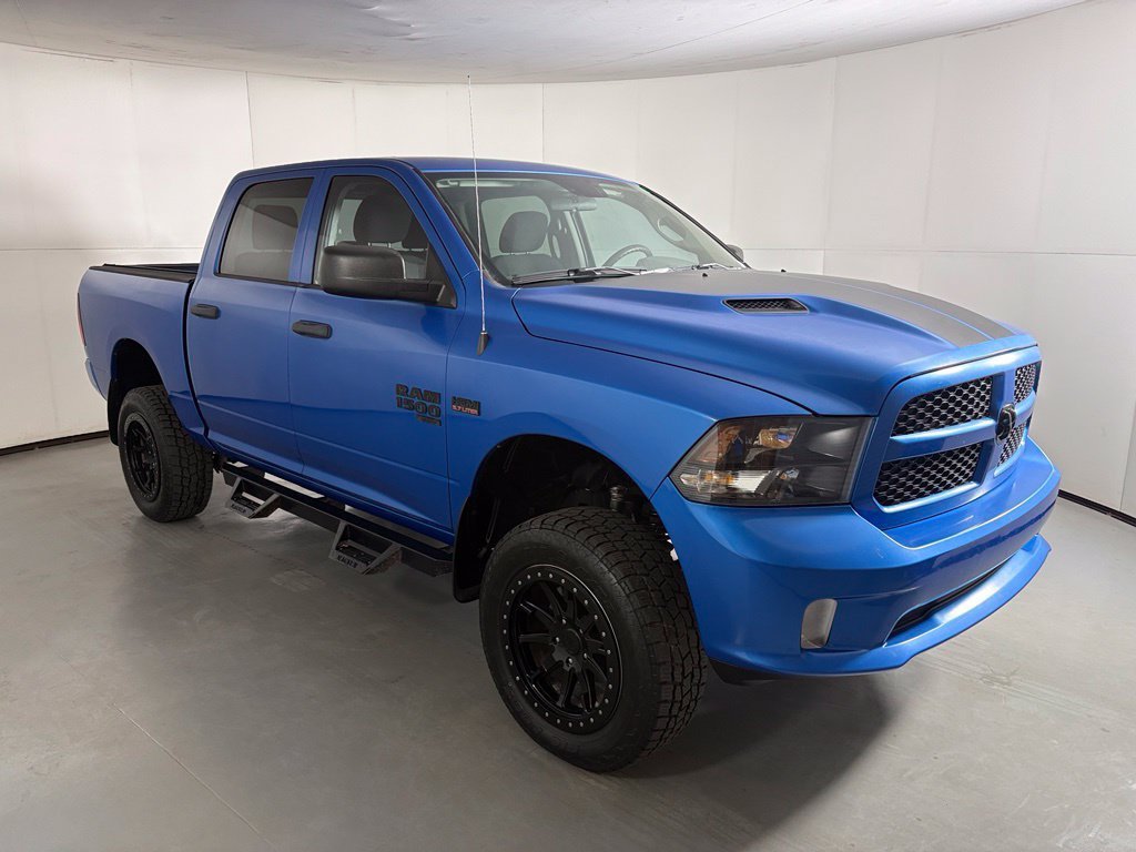 Used 2019 RAM 1500 Express w/ Express Value Package AWD/4WD image 2