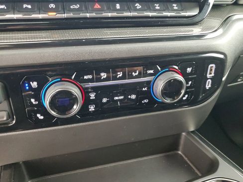 Used 2024 Chevrolet Silverado 1500 ZR2 w/ Technology Package image 24