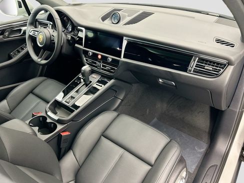 Used 2026 Porsche Macan AWD/4WD image 20