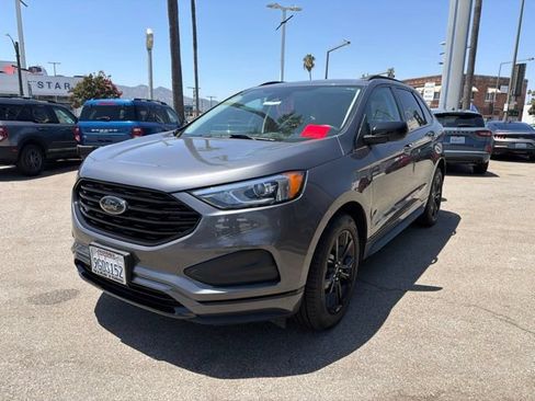 Used 2023 Ford Edge SE w/ Black Appearance Package AWD/4WD image 3