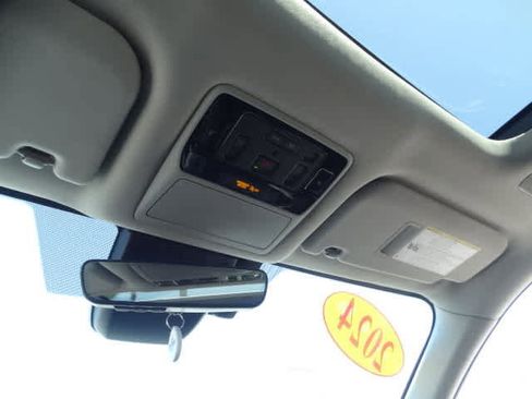 Used 2024 Toyota Grand Highlander AWD image 36