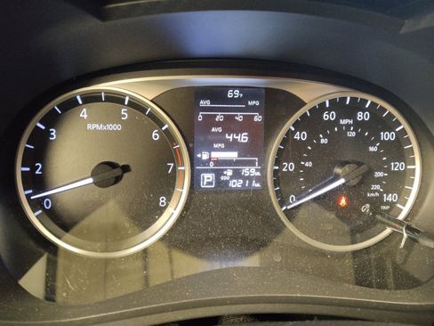 Used 2025 Nissan Versa S w/ Trunk Package image 23