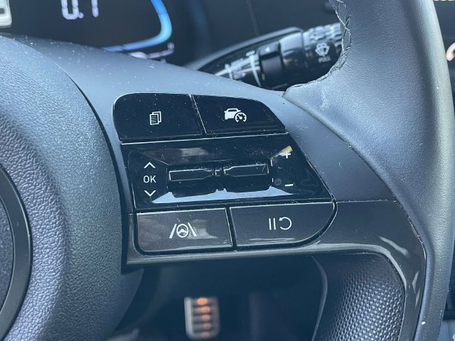 Used 2025 Hyundai Elantra Sport FWD image 24