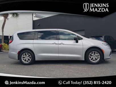 Used 2024 Chrysler Pacifica Touring-L