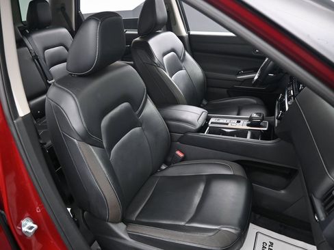 Used 2022 Nissan Pathfinder SL image 41