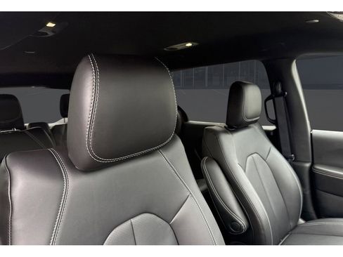 New 2026 Chrysler Pacifica Select image 25