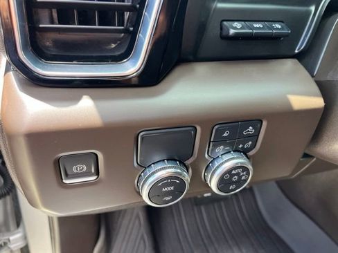 Used 2022 GMC Sierra 1500 Denali w/ Technology Package RWD image 17