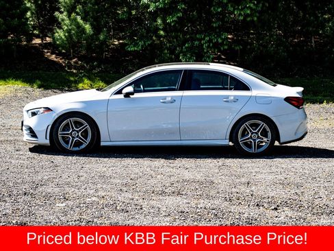 Used 2020 Mercedes-Benz A 220 4MATIC w/ AMG Line image 4