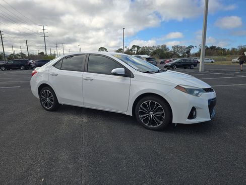 Used 2014 Toyota Corolla S image 2