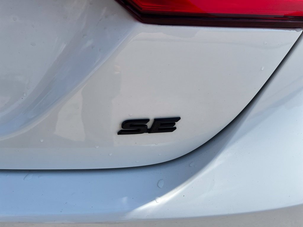 Used 2023 Toyota Camry SE w/ Convenience Package FWD image 12