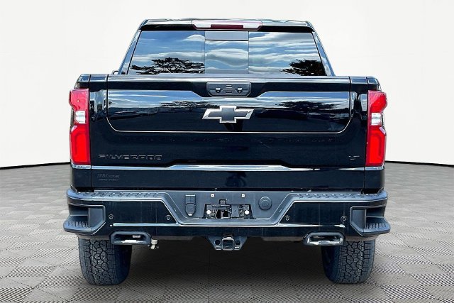 Used 2025 Chevrolet Silverado 1500 LT Trail Boss w/ LT Trail Boss Premium Package AWD/4WD image 6