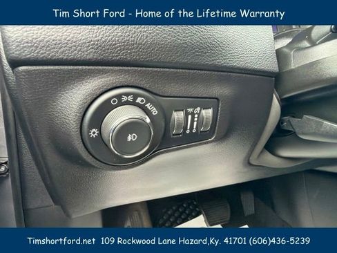 Used 2020 Jeep Compass Latitude w/ Cold Weather Group AWD/4WD image 12