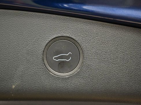 Used 2023 Tesla Model 3 Standard Range image 13