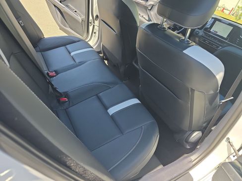 Used 2025 Toyota Camry SE w/ Convenience Package FWD image 11