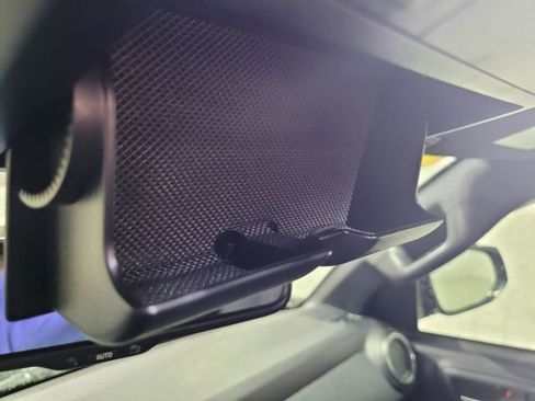 Used 2016 Toyota Tacoma TRD Sport w/ Towing Package image 33