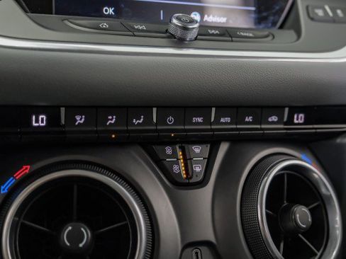 Used 2021 Chevrolet Blazer LT image 22