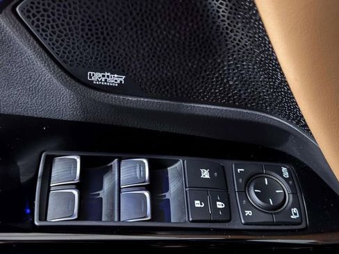 Used 2023 Lexus LX 600 4WD w/ Luxury Package image 23