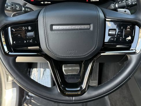 Used 2024 Land Rover Range Rover Sport Dynamic SE AWD/4WD image 9