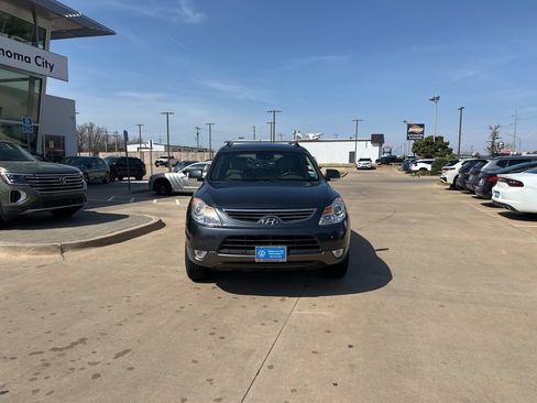 Used 2012 Hyundai Veracruz Limited w/ Navigation Pkg FWD image 2