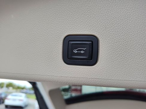 Used 2013 Cadillac SRX Luxury FWD image 8