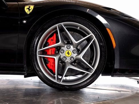 Certified 2021 Ferrari F8 Tributo image 21