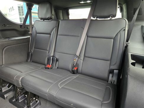 Used 2025 GMC Yukon XL Denali image 12