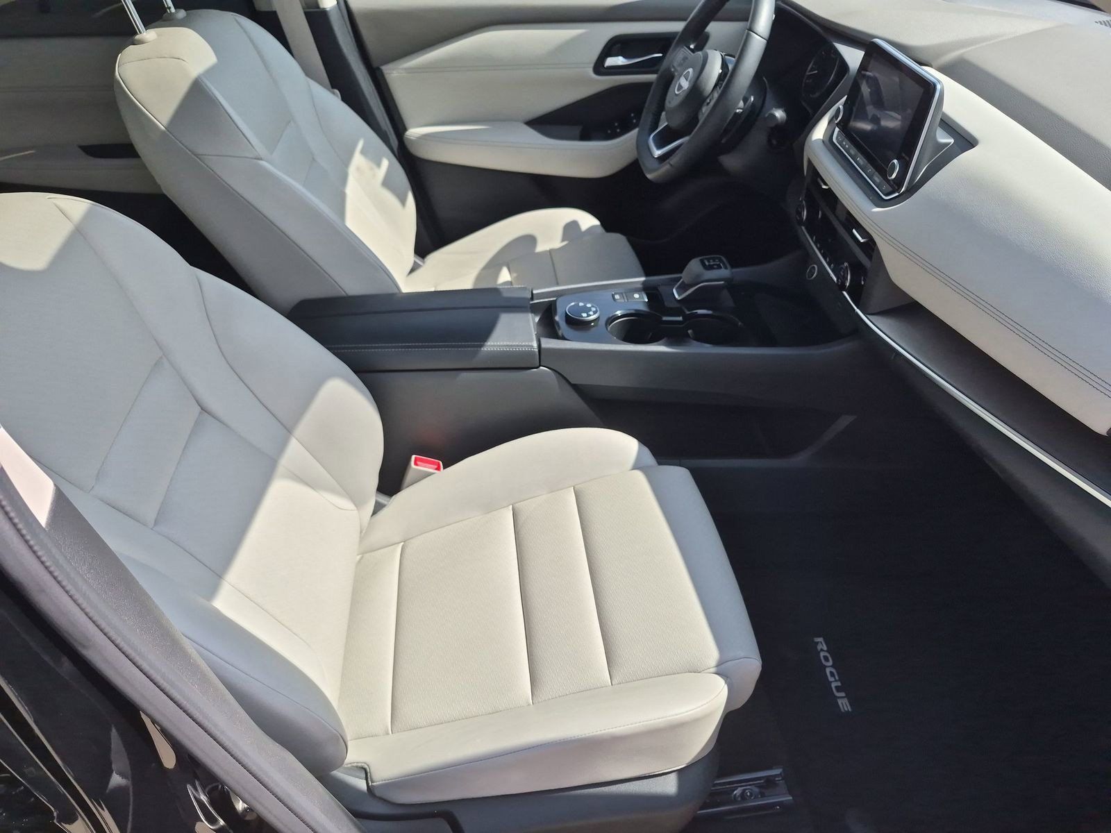 Certified 2023 Nissan Rogue SV w/ SV Premium B Package AWD/4WD image 37