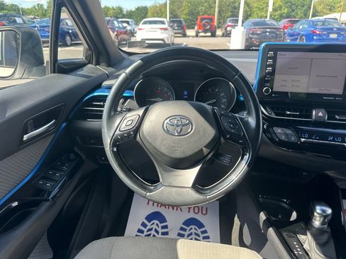 Used 2019 Toyota C-HR XLE FWD image 19
