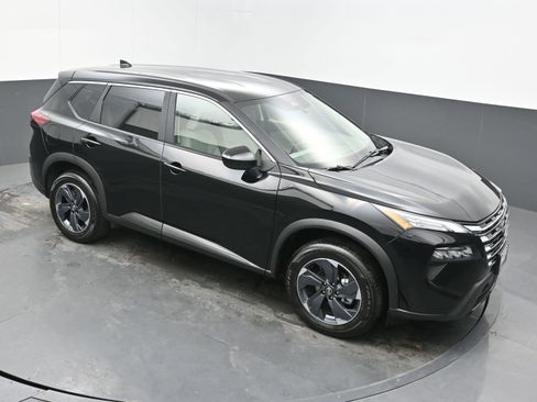 Used 2025 Nissan Rogue SV image 32