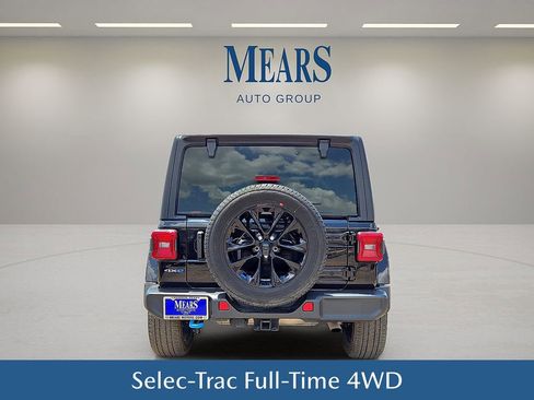 Used 2023 Jeep Wrangler Unlimited Sahara image 5