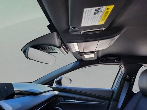 Used 2025 MAZDA MAZDA3 s Sport FWD image 18