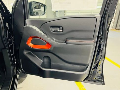 New 2025 Nissan Frontier PRO-4X w/ Interior Protection Package image 30
