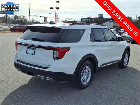 Used 2025 Ford Explorer Active w/ Active Comfort Package image 5