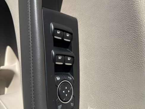 Used 2019 Lincoln Nautilus Select FWD image 25