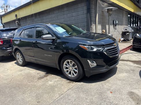 Used 2020 Chevrolet Equinox LS w/ LS Convenience Package FWD image 6