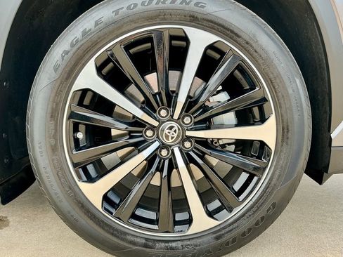 Used 2022 Toyota Highlander XSE image 21