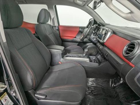 Used 2017 Toyota Tacoma SR5 w/ Tow Package RWD image 22
