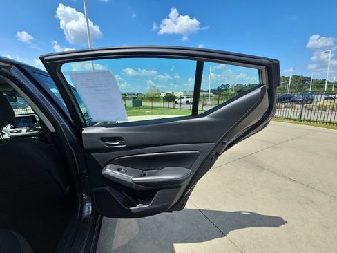 Used 2025 Nissan Altima 2.5 SV FWD image 19