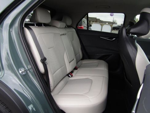 Used 2024 Kia Niro EX image 25