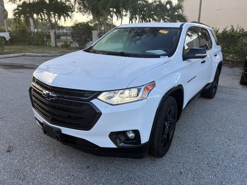 Used 2021 Chevrolet Traverse Premier w/ Redline Edition AWD/4WD image 10