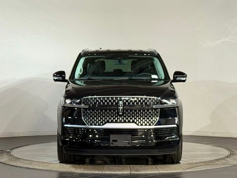 New 2026 Lincoln Navigator Premiere AWD/4WD image 3