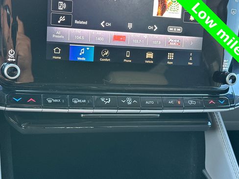 Used 2024 Jeep Wagoneer Base image 29