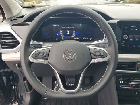 New 2026 Volkswagen Taos SE image 19