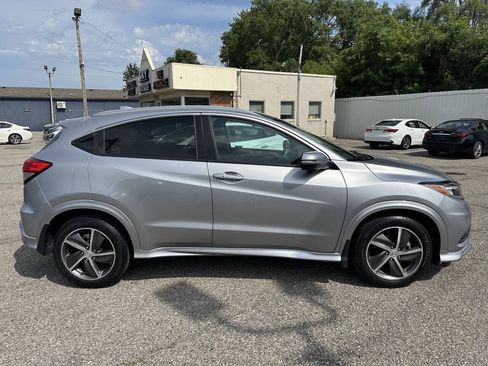 Used 2019 Honda HR-V Touring image 4