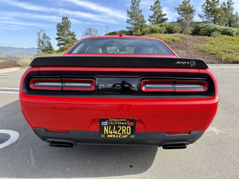 Used 2015 Dodge Challenger SRT Hellcat image 27