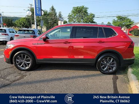 Certified 2023 Volkswagen Tiguan SE w/ Panoramic Sunroof Package AWD/4WD image 25