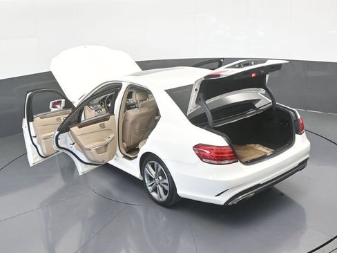 Used 2014 Mercedes-Benz E 350 Sedan image 63